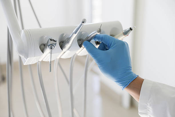 Professional Wisdom Tooth Removal technician working in Aledo, IL
